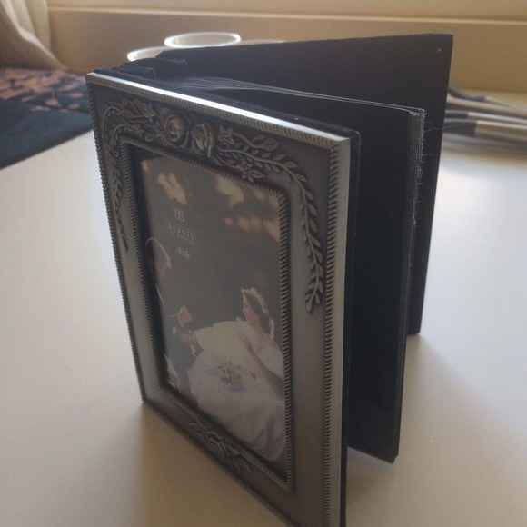 Burnes Of Boston 4”X6” Photo Album Pre-Owned - Picture 2 of 8